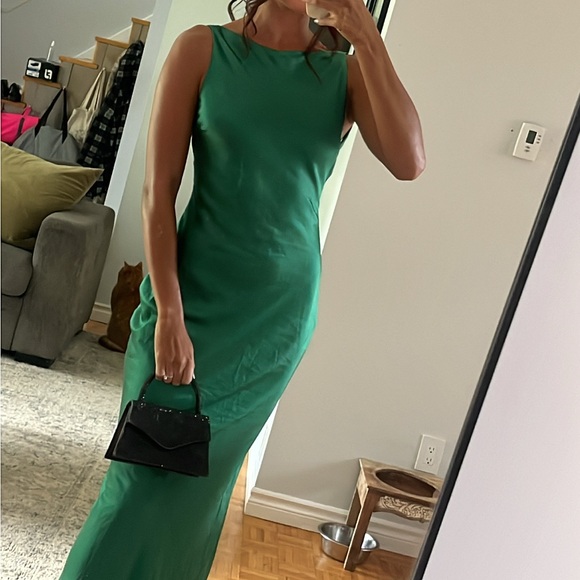 Samsara Maxi Dress in Emerald
Runaway The Label
Size XS - Picture 4 of 5